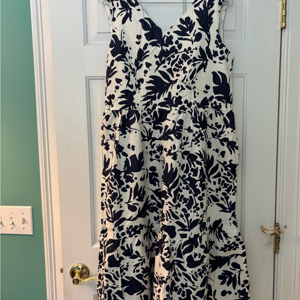 Elegant Navy and White Floral Dress